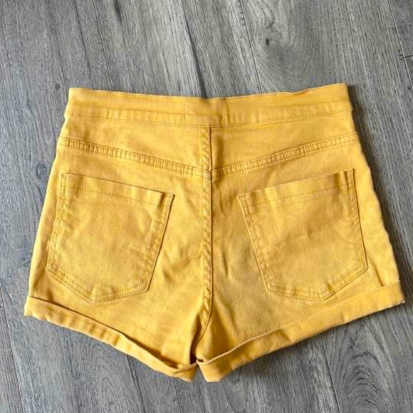 Forever 21 - Picture 2 of 2